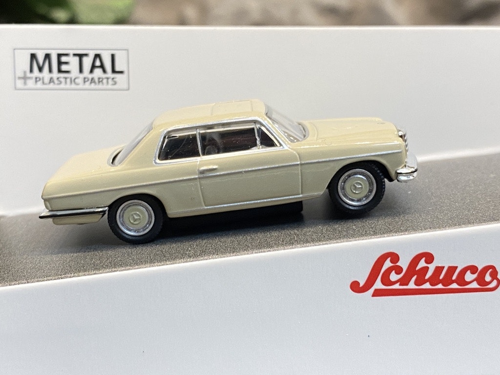 Skala 1/87 H0, Mercedes-Benz /8 Coupé fr Schuco