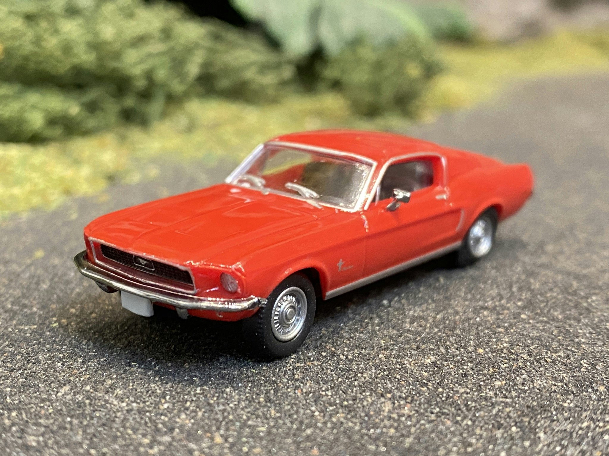 Skala 1/87 - Ford Mustang Fastback, Red, fr Brekina