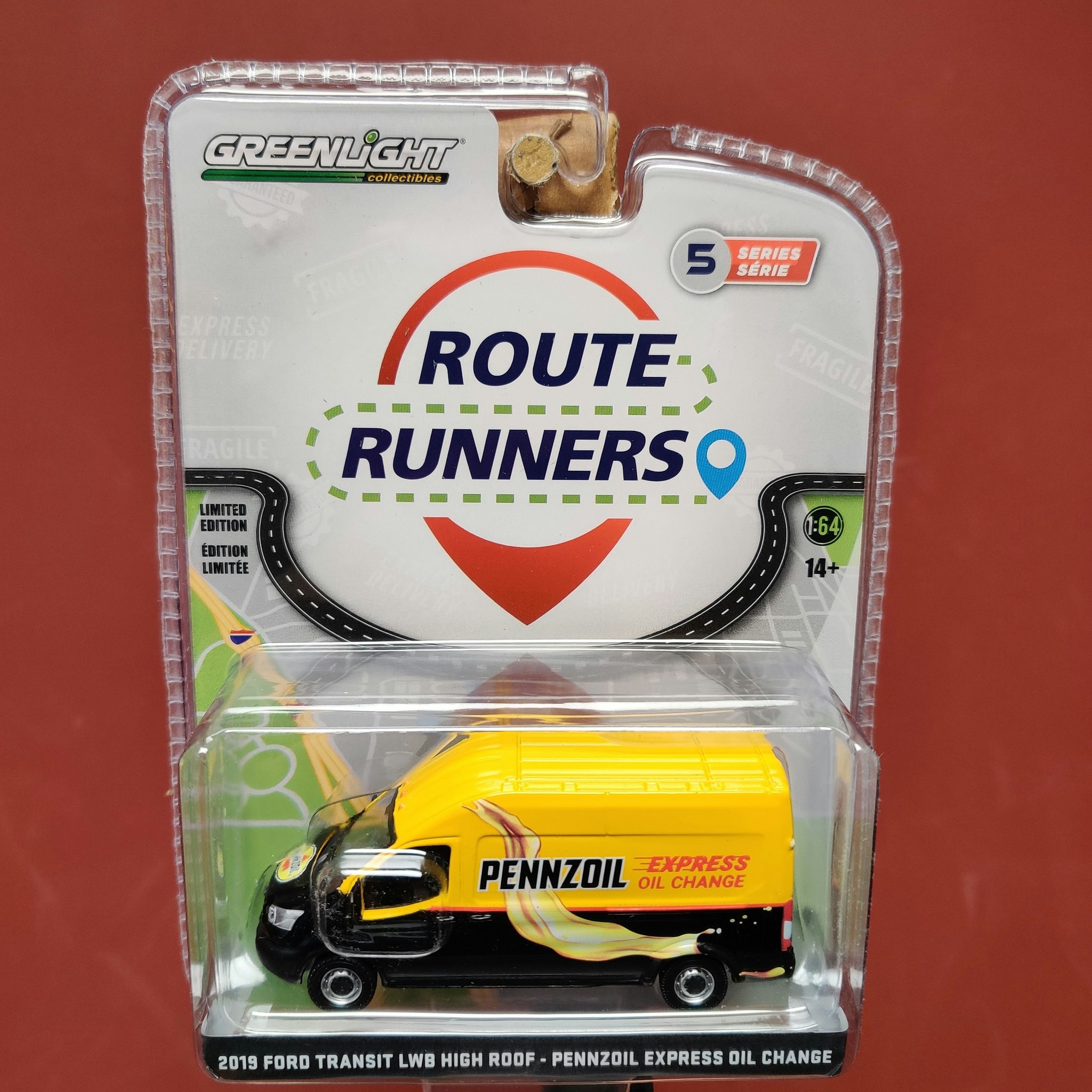 Skala 1/64 "Route Runners" - 2019 Ford Transit LWB High Roof "Penzoil", fr Greenlight