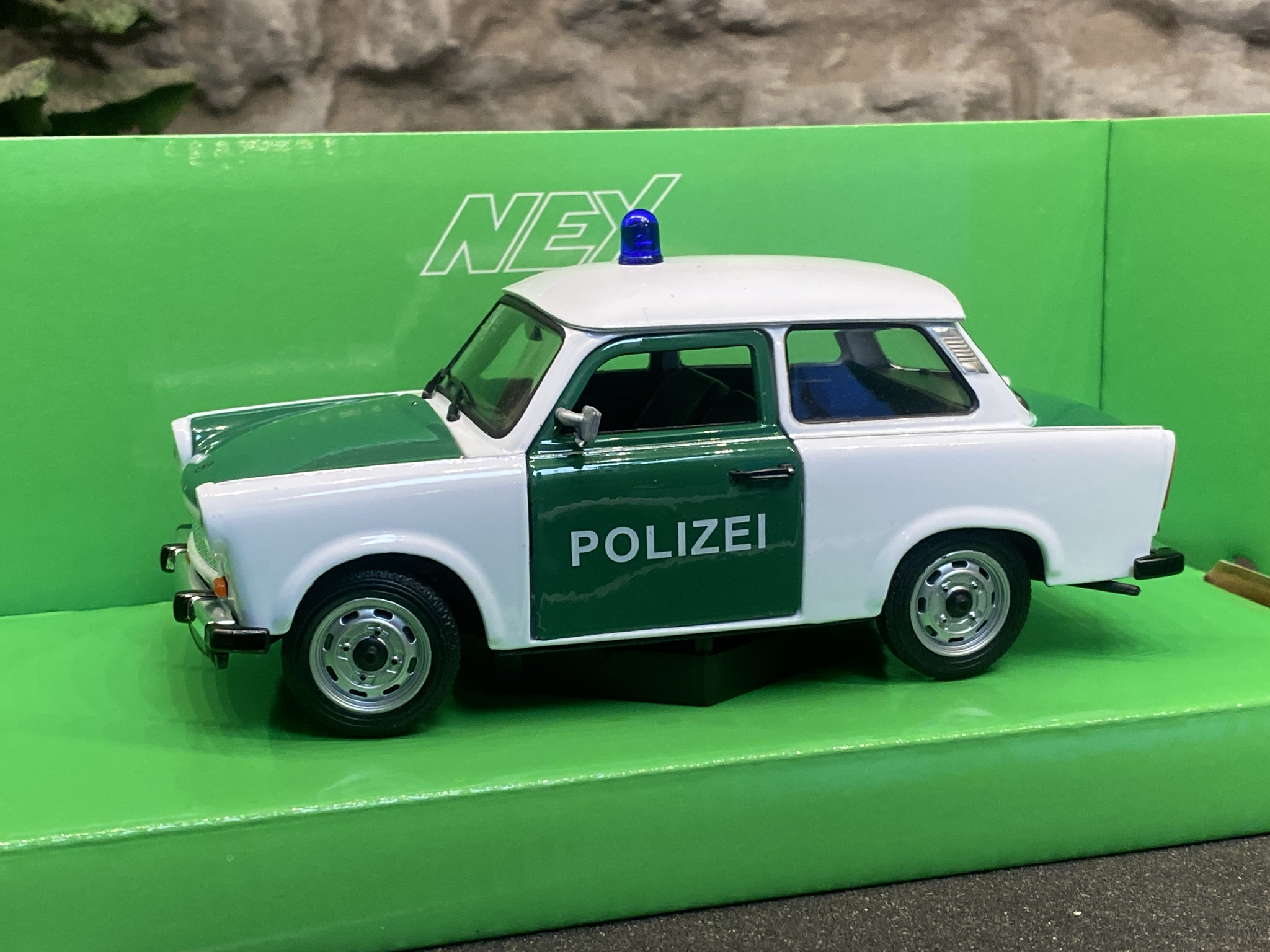 Skala 1/24 Trabant 601 Polizei, Polisbil (Fartsyndarens skräck?!) fr Nex models / Welly