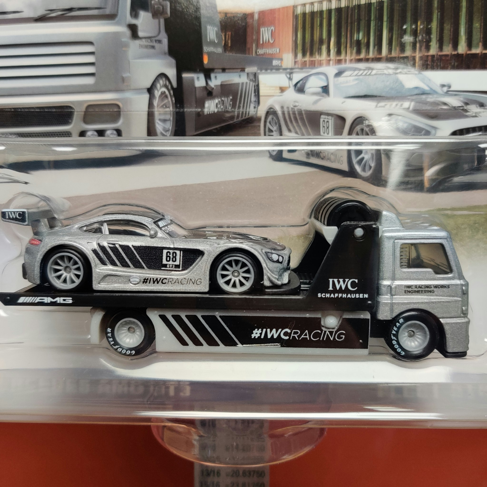 Skala 1/64 Hot Wheels PREMIUM Team Transport: Mercedes-AMG GT3 + Fleet Street