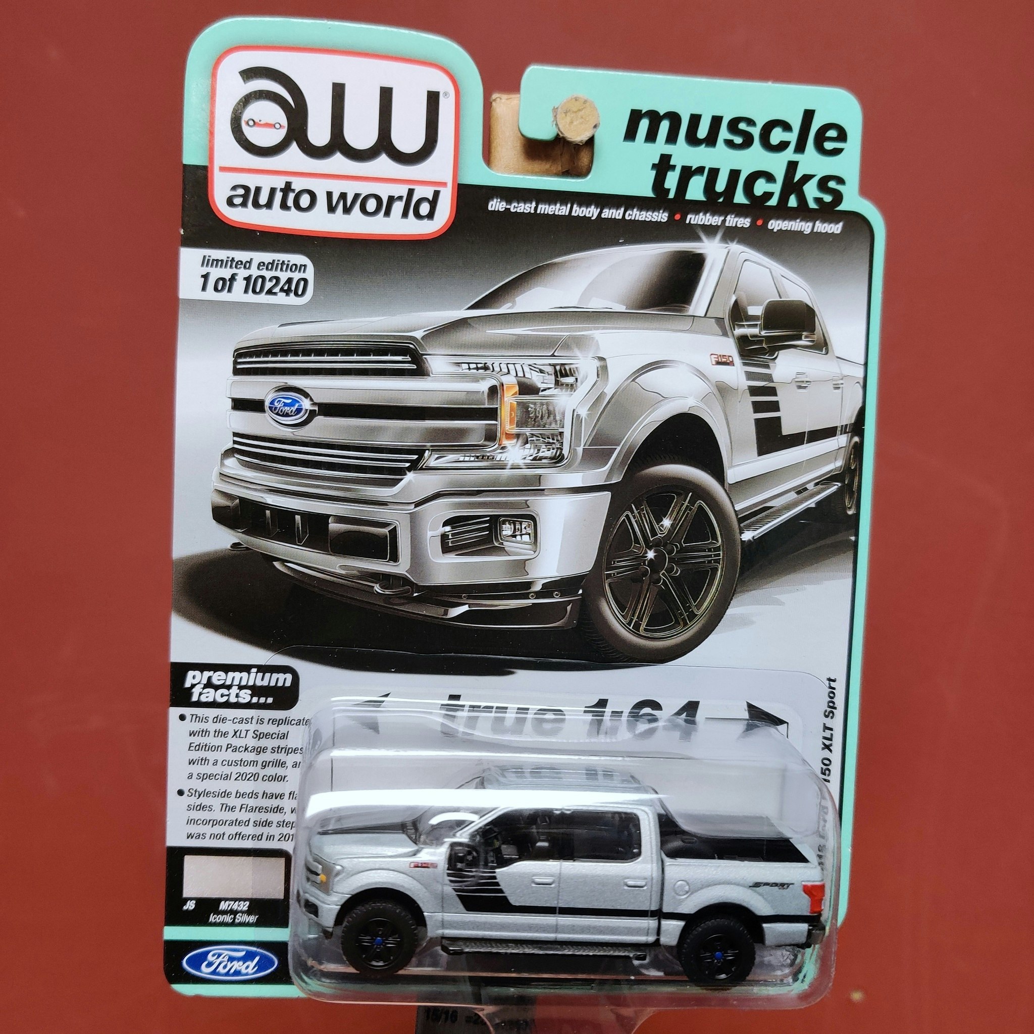 Skala 1/64 Ford F-150 XLT Sport 19' "M9uscle Trucks" från Auto World Rel.5 Ver.B