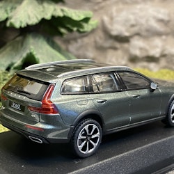 Skala 1/43: Volvo V60 Cross Country, 2019', Pine Grey Metallic, från NOREV