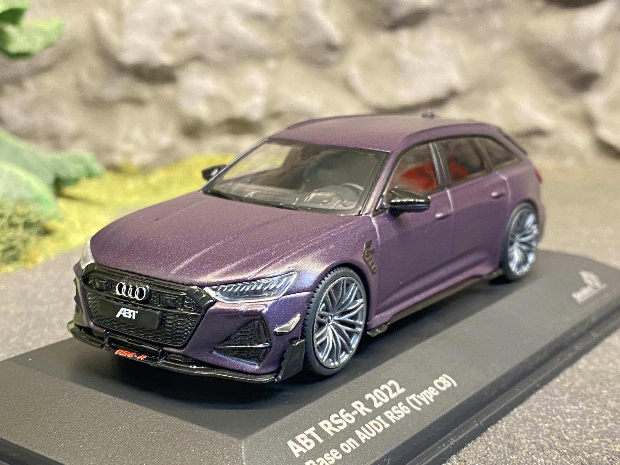 Skala 1/43 Audi ABT RS 6-R 2022, Matt Purple, fr Solido