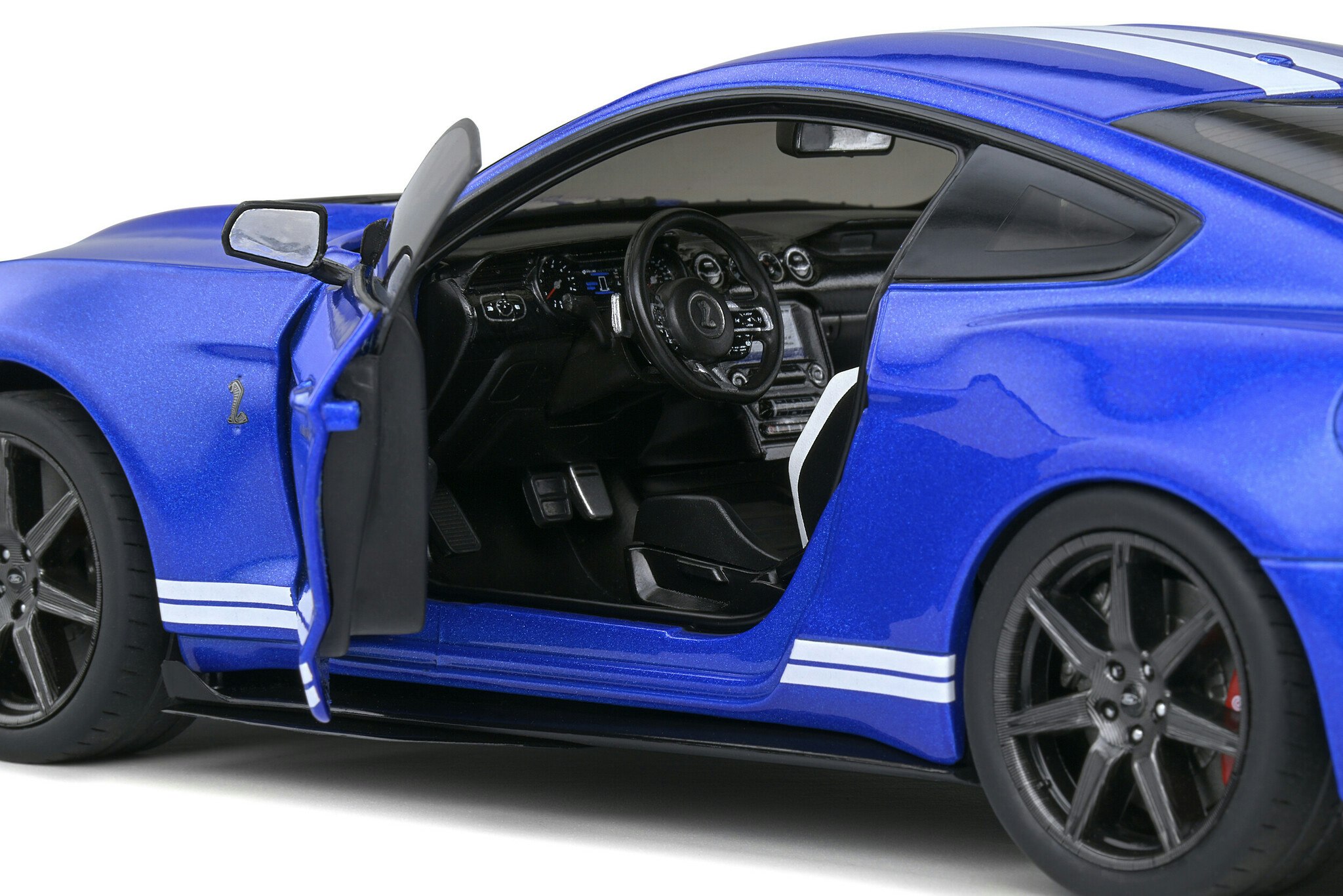 Skala 1/18 FORD SHELBY GT500 FAST TRACK – PERFORMANCE BLUE – 2020 fr Solido