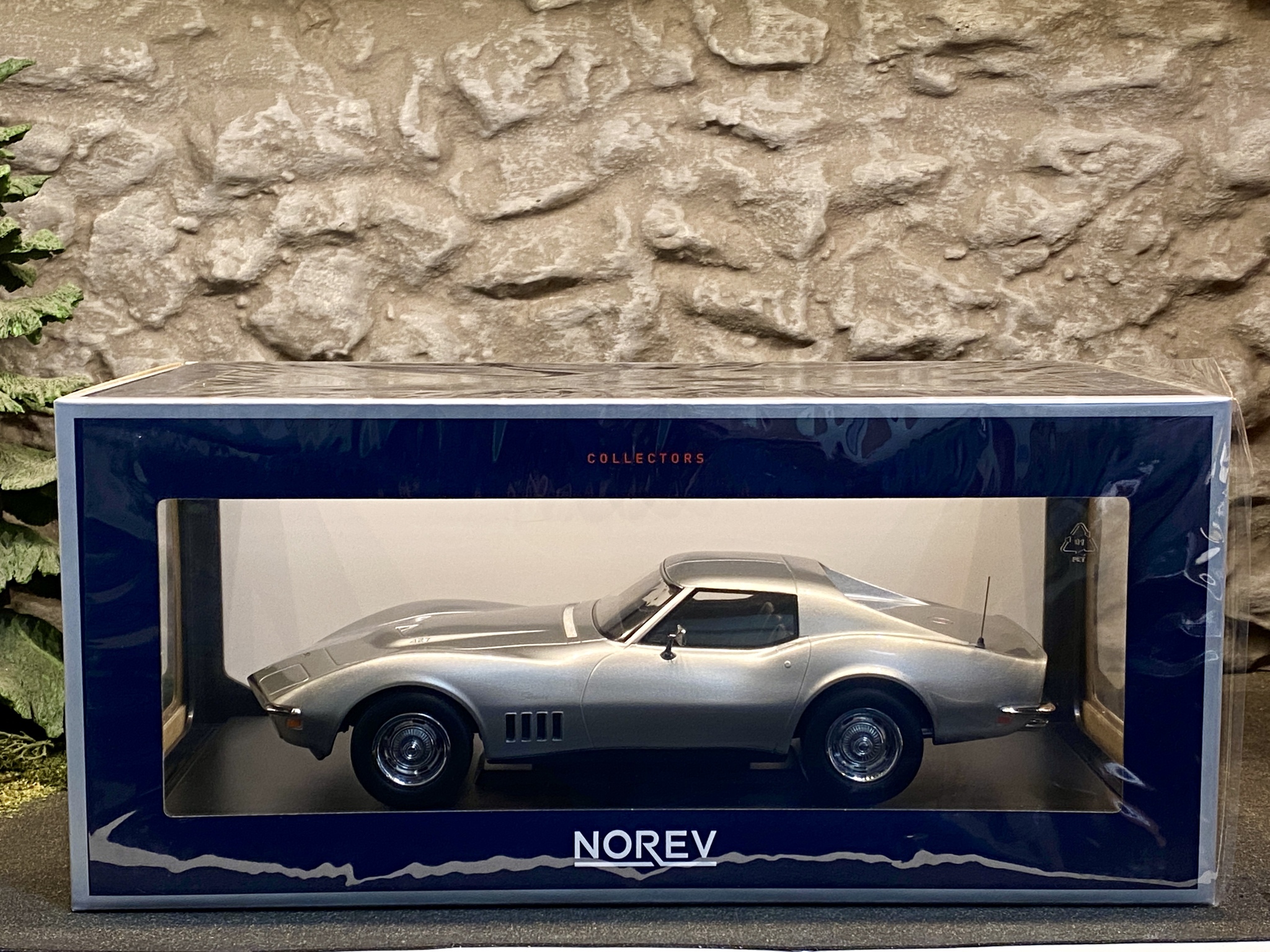 Skala 1/18 Chevrolet Corvette Coupe 1969 Silver, fr NOREV
