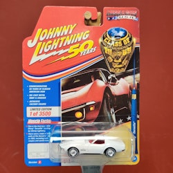 Skala 1/64 Chevy Corvette 69' från Johnny Lightning 50 year