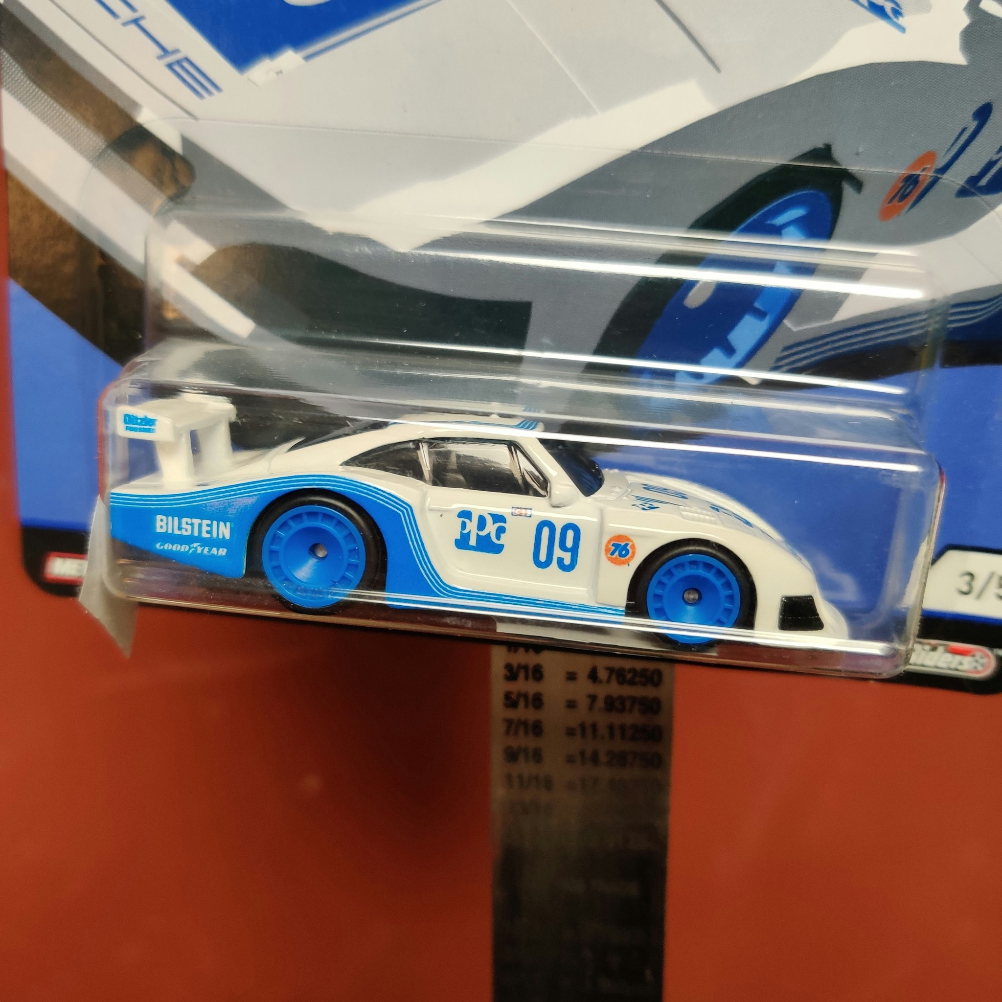 Skala 1/64 Porsche 935-78 78' Silhouette Car Culture fr Hot Wheels Premium