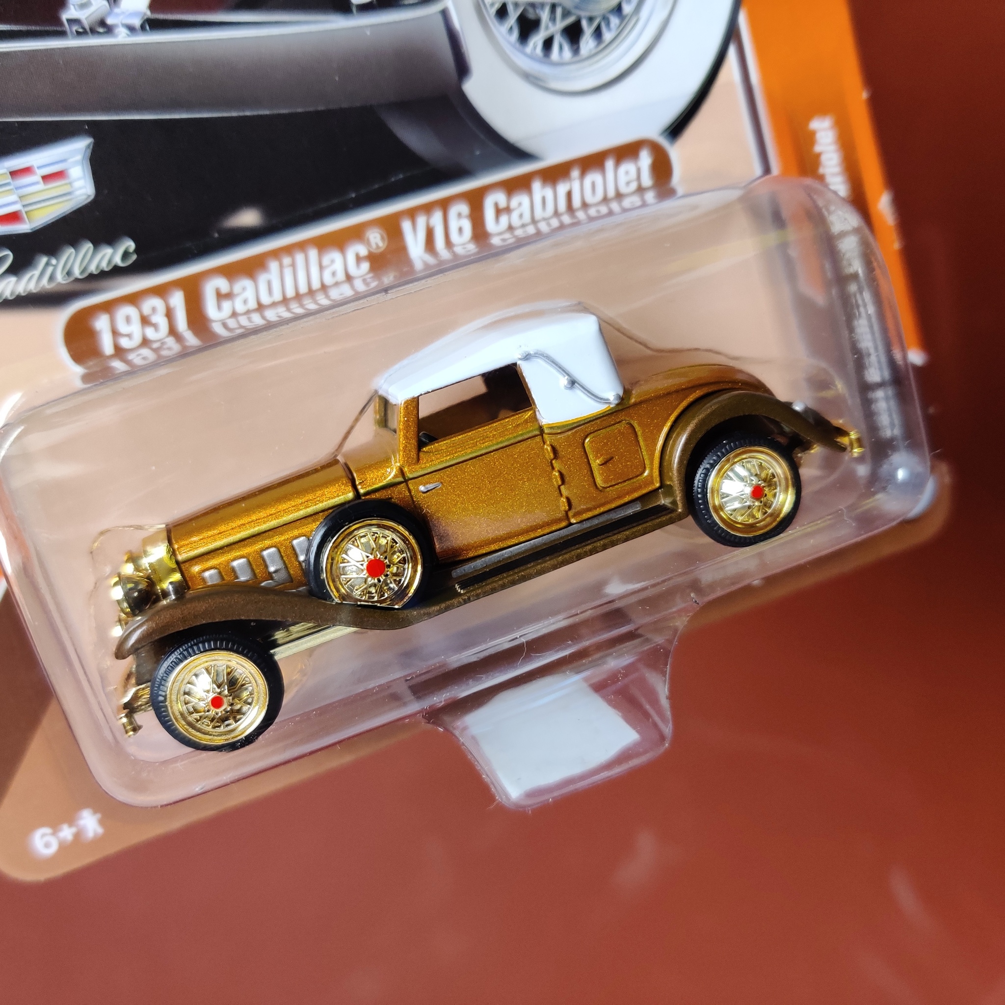 Skala 1/64 Cadillac V16 Cabriolet 31' fr Racing Champions Mint