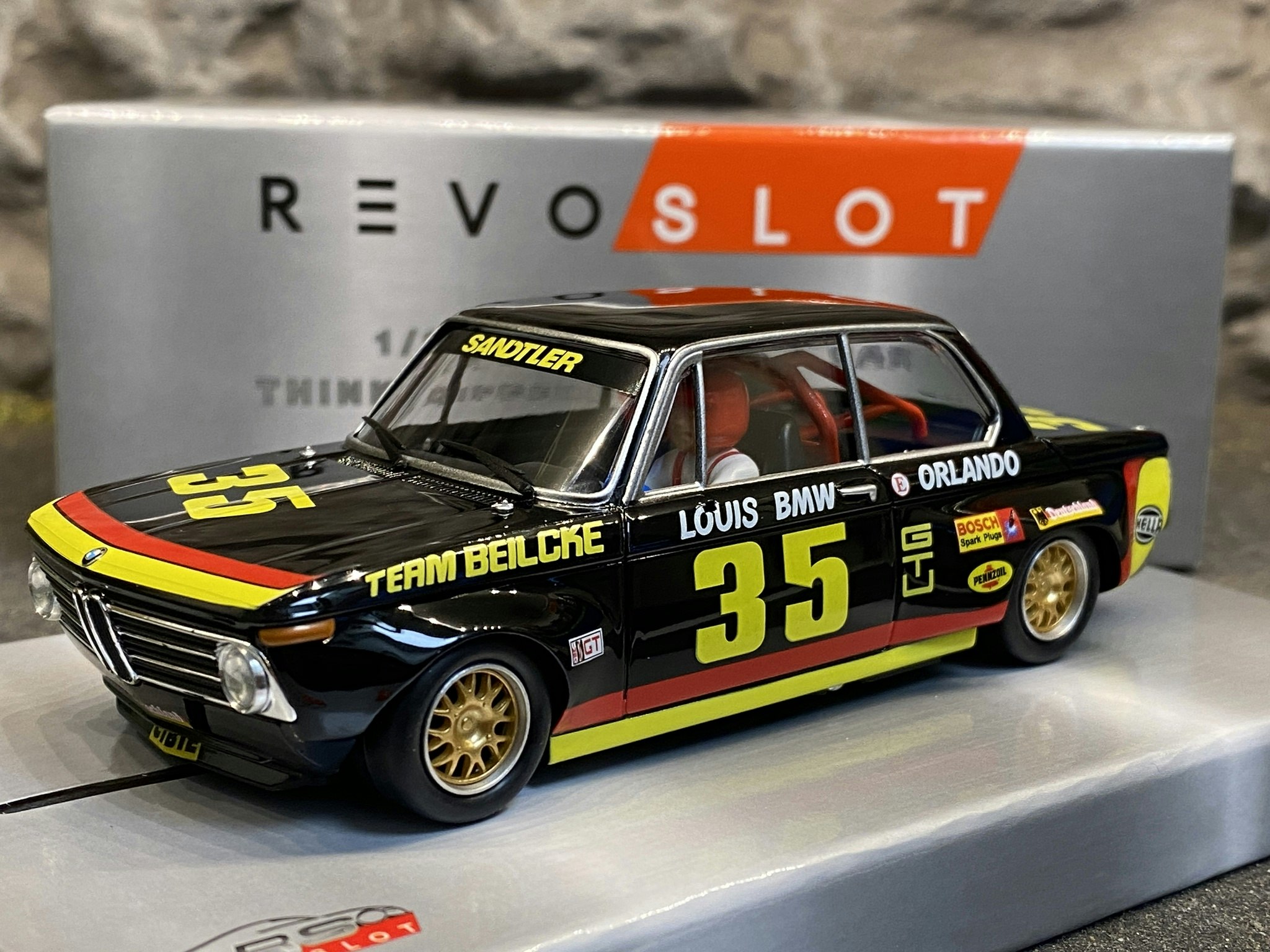 Scale 1/32 RevoSlot Analog slotcar: Bmw 2002 Ti Team Beilcke #35, RS0158