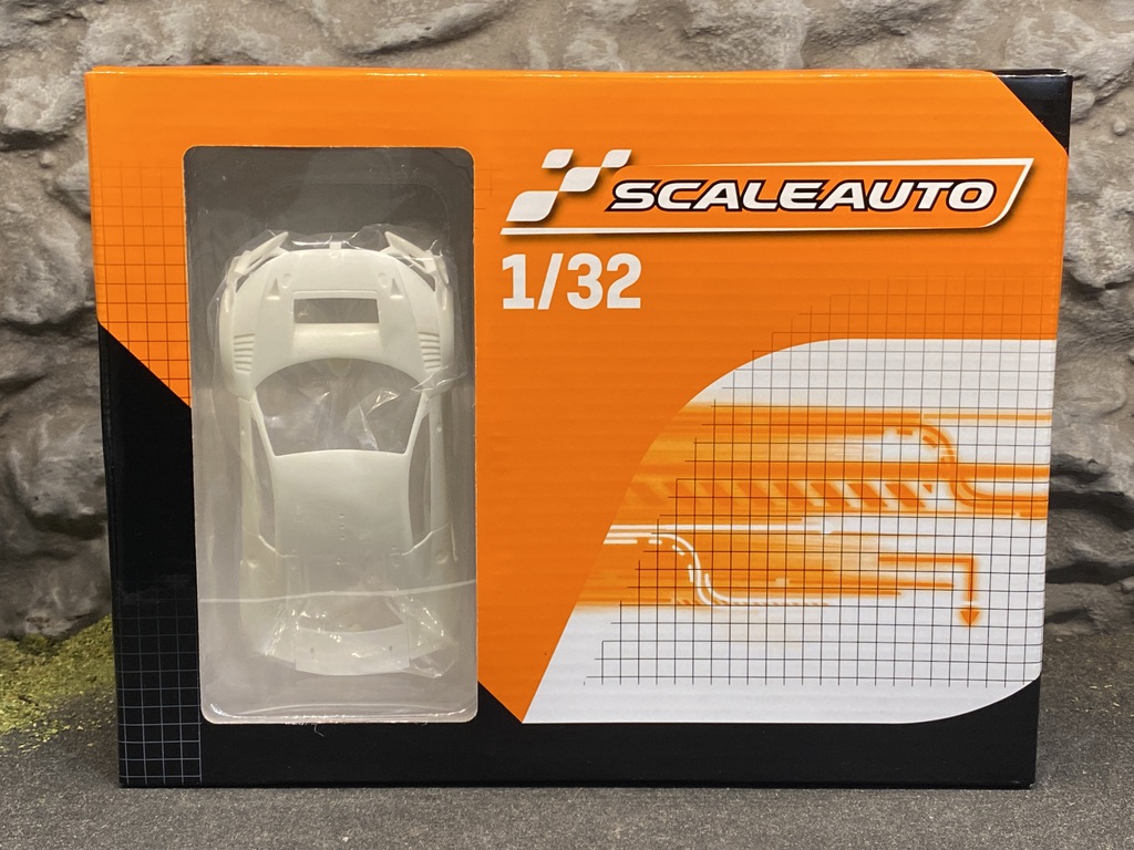Skala 1/32 Scaleauto Byggsats av Analog Bil t Bilbana: AUDI LMS GT3 ADAC GT, kit with decals.
