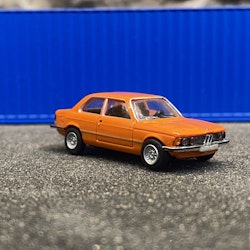 Scale 1/87 - BMW 323i, orange for Brekina