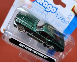Skala 1/64 Ford Mustang GT 1967 fr Bburago