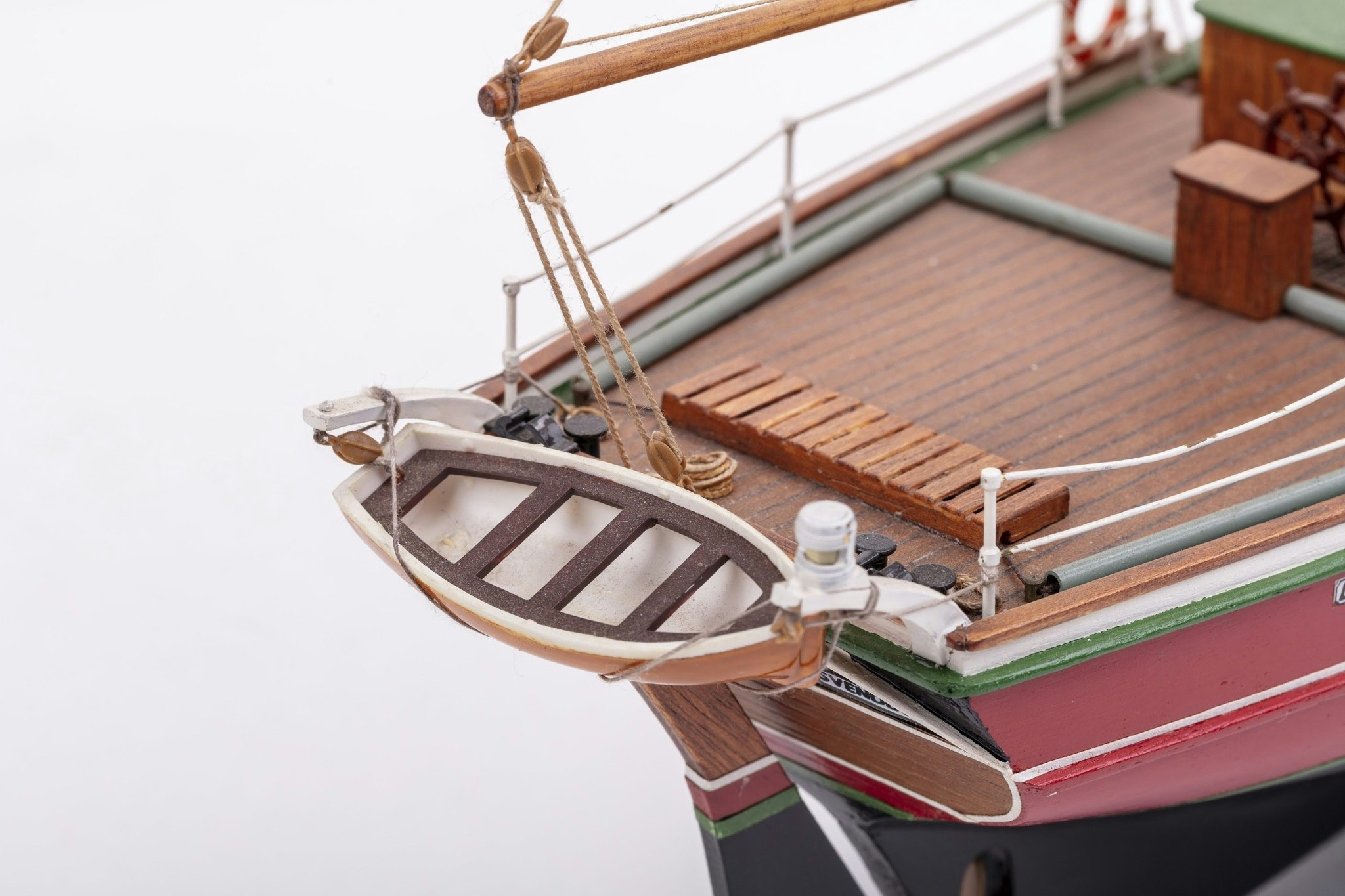 Scale 1/50 Construction model of BB578 Little Dan with Wooden Hull - from Billing Boats