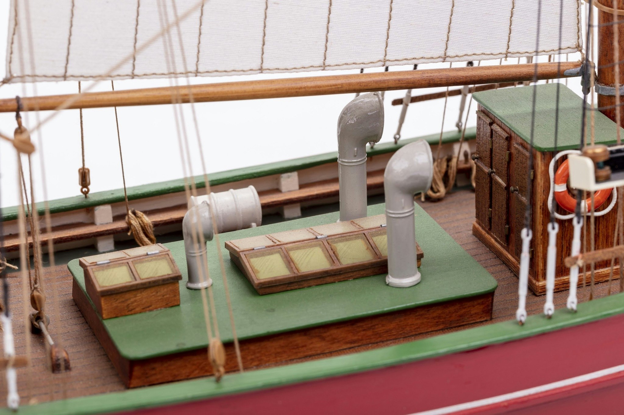 Scale 1/50 Construction model of BB578 Little Dan with Wooden Hull - from Billing Boats