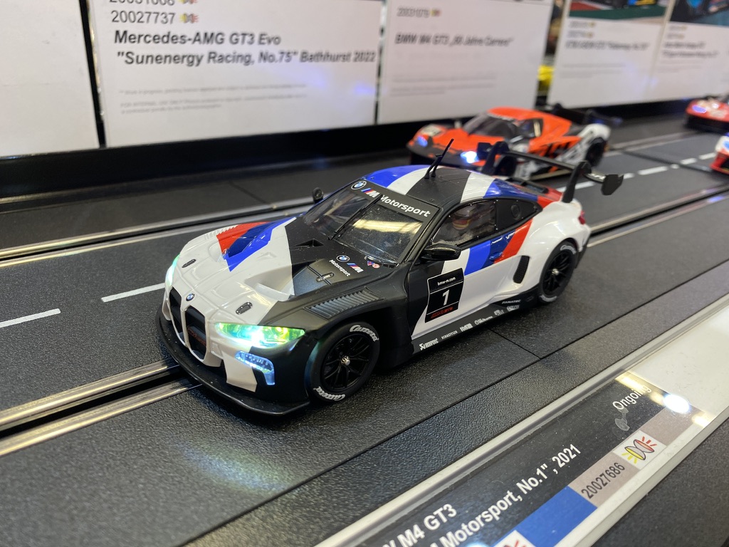 Skala 1/32 Digital/Analog bil till bilbana fr Carrera: BMW M4 GT3 - BMW M Motorsport, No.1, 2021