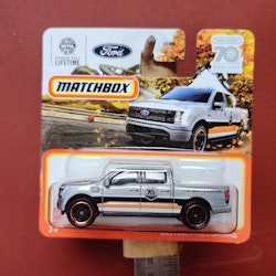 Skala 1/64 Matchbox 70-years - Ford F-150 Lightning 2022