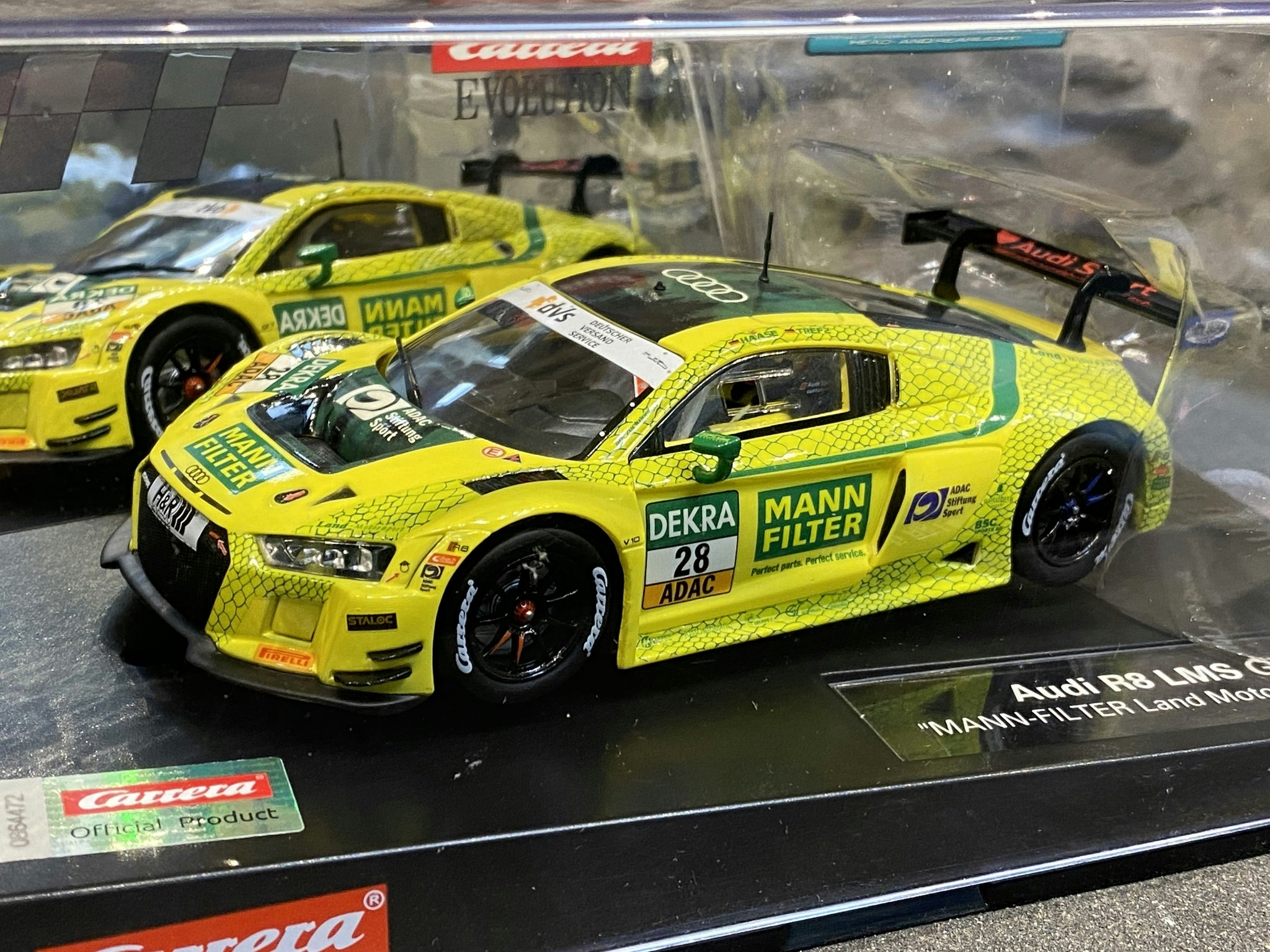 Skala 1/32 Analog bil till bilbana fr Carrera: Audi R8 LMS GT3 MANN-FILTER Land Motorsport #28