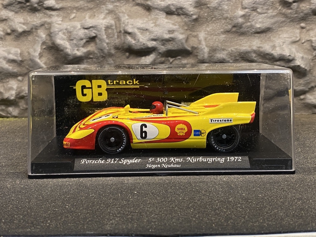 Skala 1/32 Analog GB track slotcar/ Bil t Bilbana: Porsche 917 Spyder - Nurburgring 72