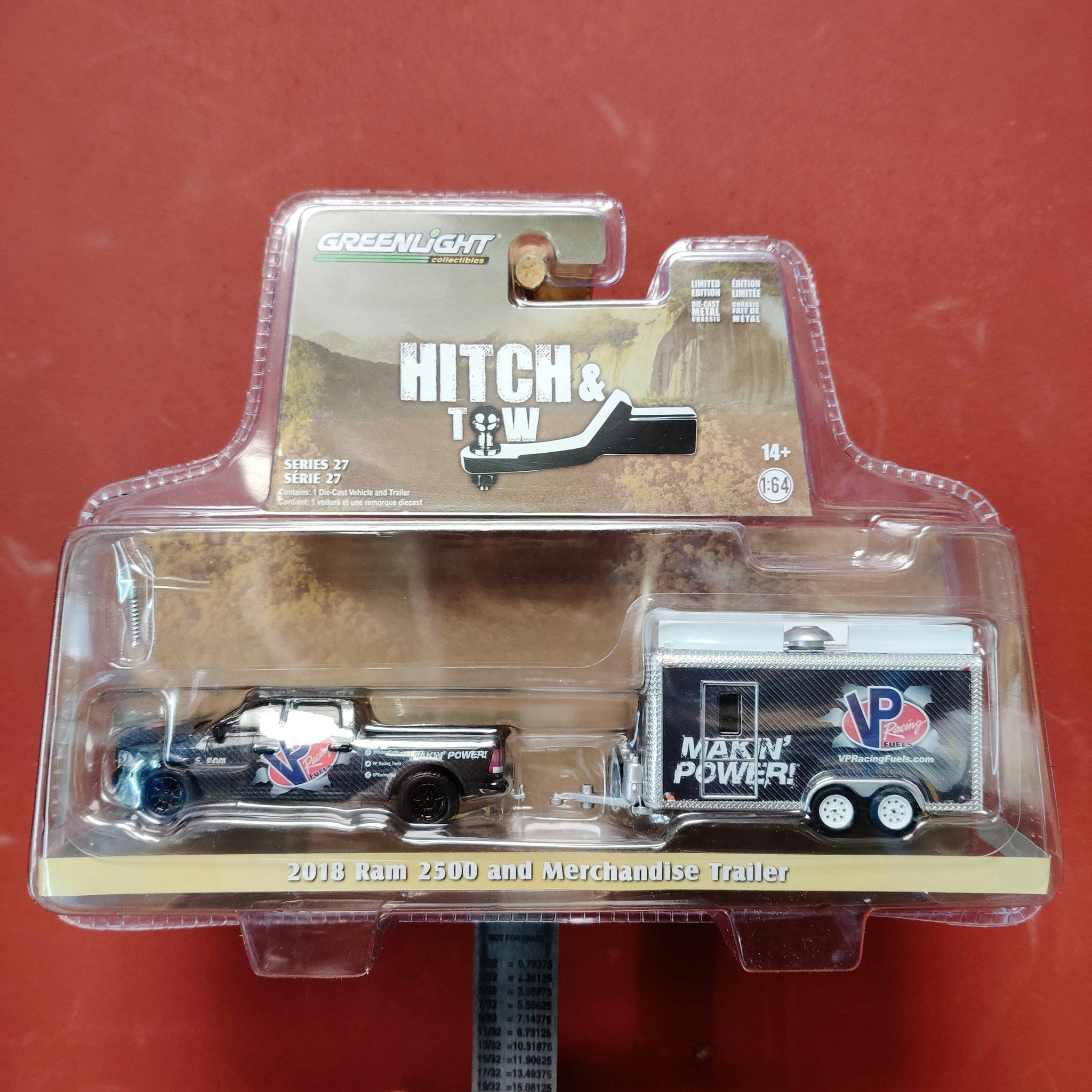 Skala 1/64 RAM 2500 19' & Merchandise Trailer GreenLight Hitch & Tow