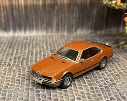 Skala 1/87 - BMW 635i, Orange metallic (koppar) fr Brekina