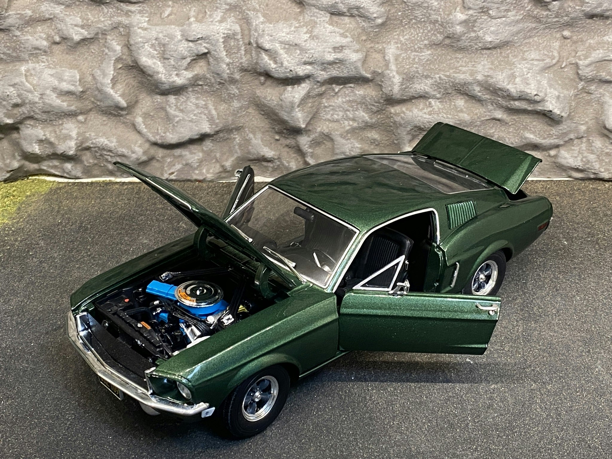 Skala 1/18 1968 Ford Mustang GT, Green metallic, Limited Edition fr Greenlight