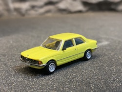 Skala 1/87 - BMW 323i, Gul/Yellow fr Brekina