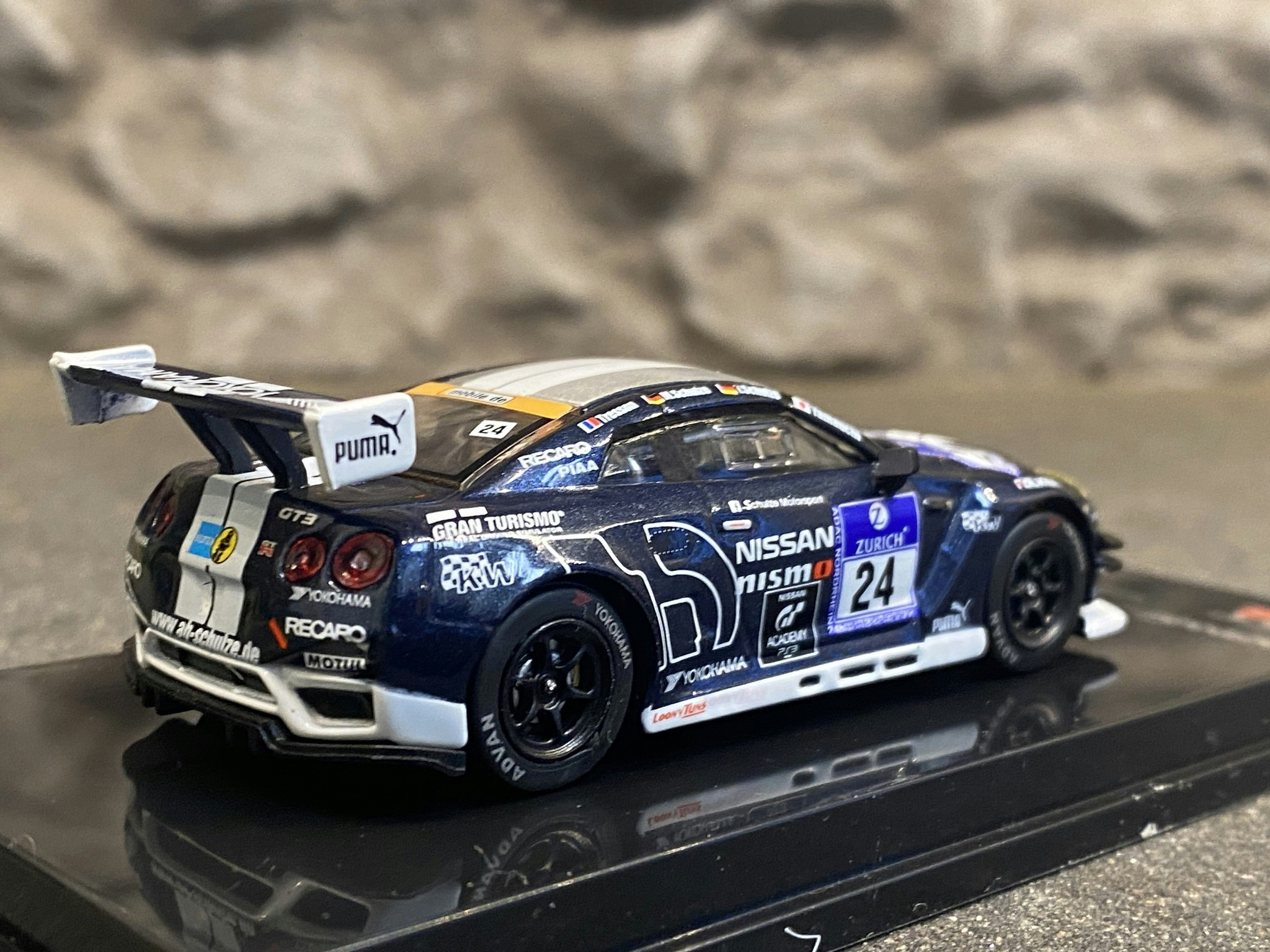 Skala 1/64 Nissan GT-R Nismo  GT3 Nurburgring 24H - 2014 fr Inno64