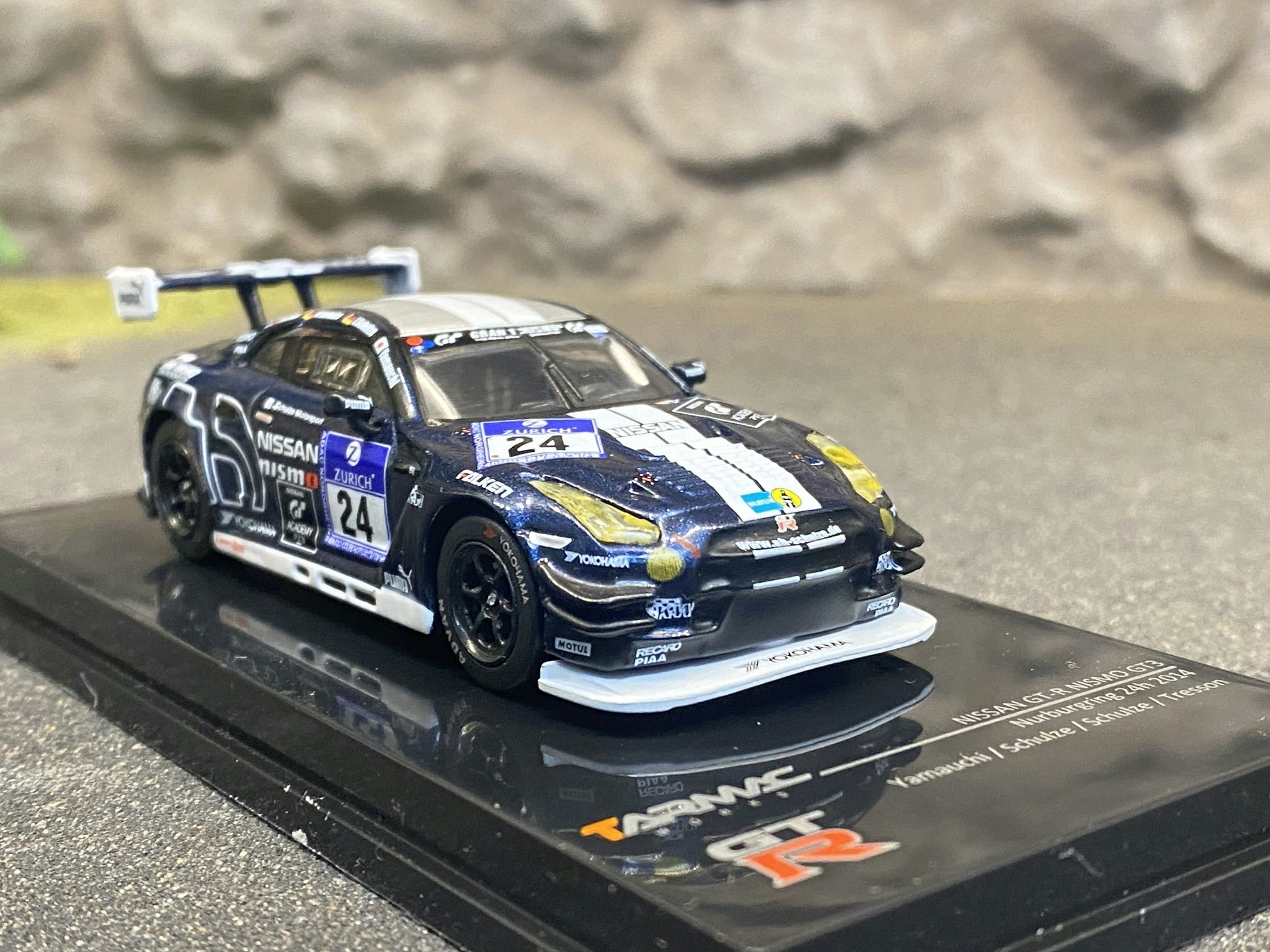 Skala 1/64 Nissan GT-R Nismo  GT3 Nurburgring 24H - 2014 fr Inno64