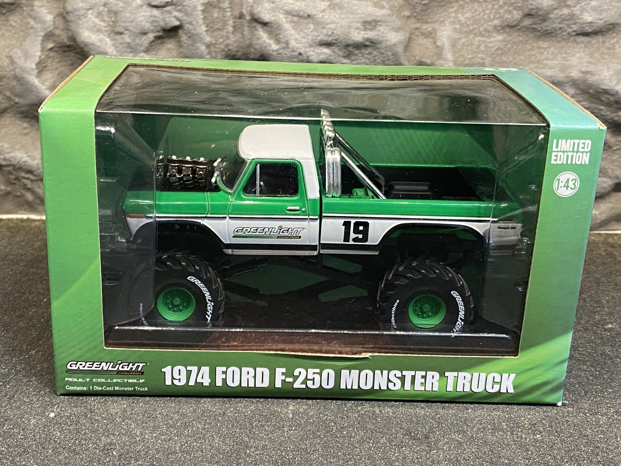 Skala 1/43 1974 Ford F-250 Monster Truck fr Greenlight