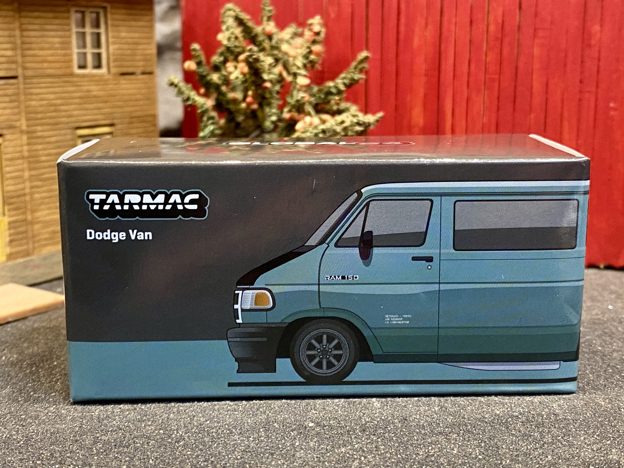 Skala 1/64 Dodge Van, Light green fr TARMAC Works - Global64