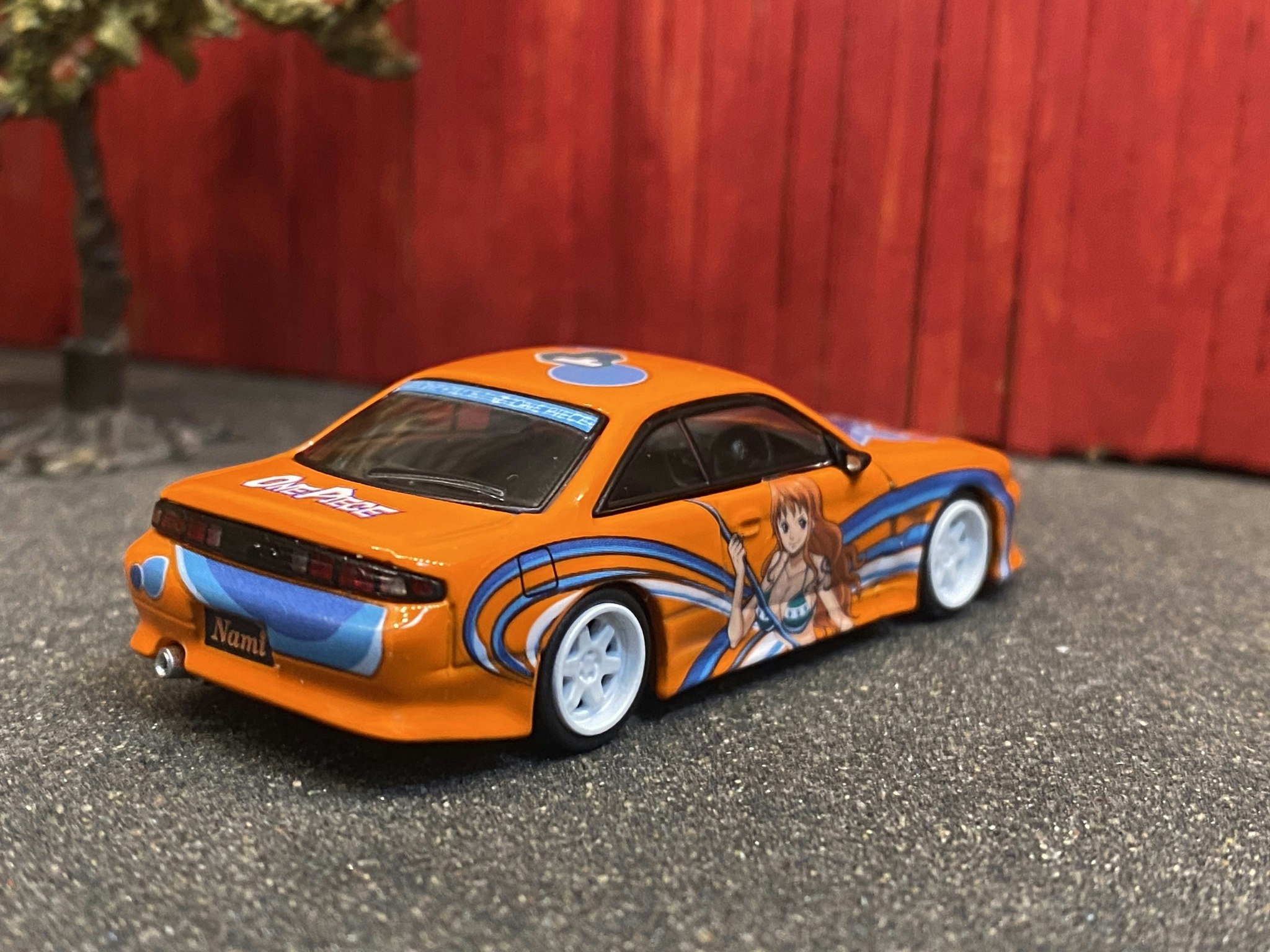 Skala 1/64 Model Car Collection fr TARMAC Works + One Piece: Nissan Silvia S14