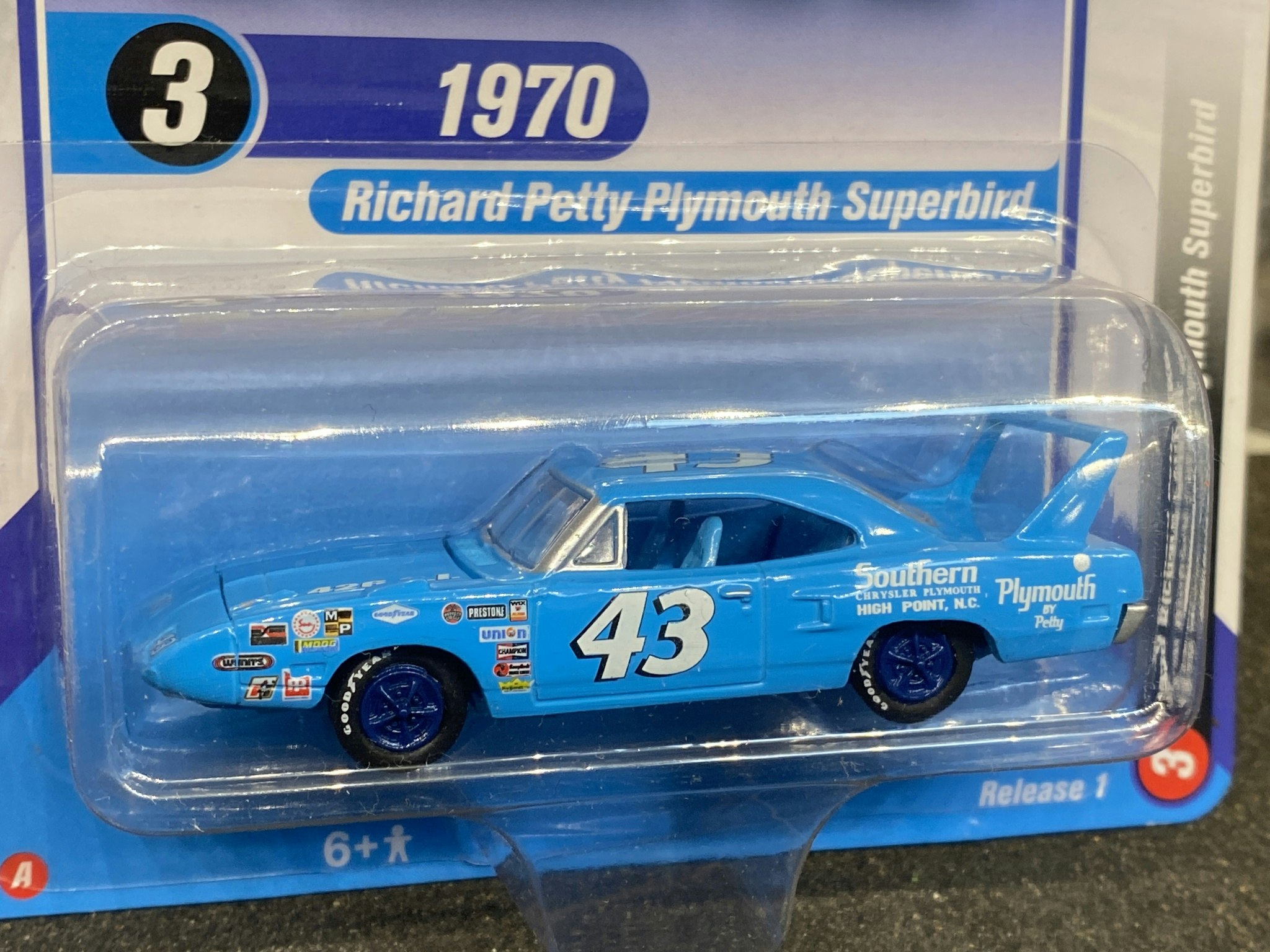 Skala 1/64 1970 Richard Petty Plymouth Superbird fr Racing Champions Mint