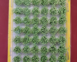 NOCH 07034 Plantering grästuvor mini/Grass Tufts Mini Set “Field plants" 42 stycken/pcs