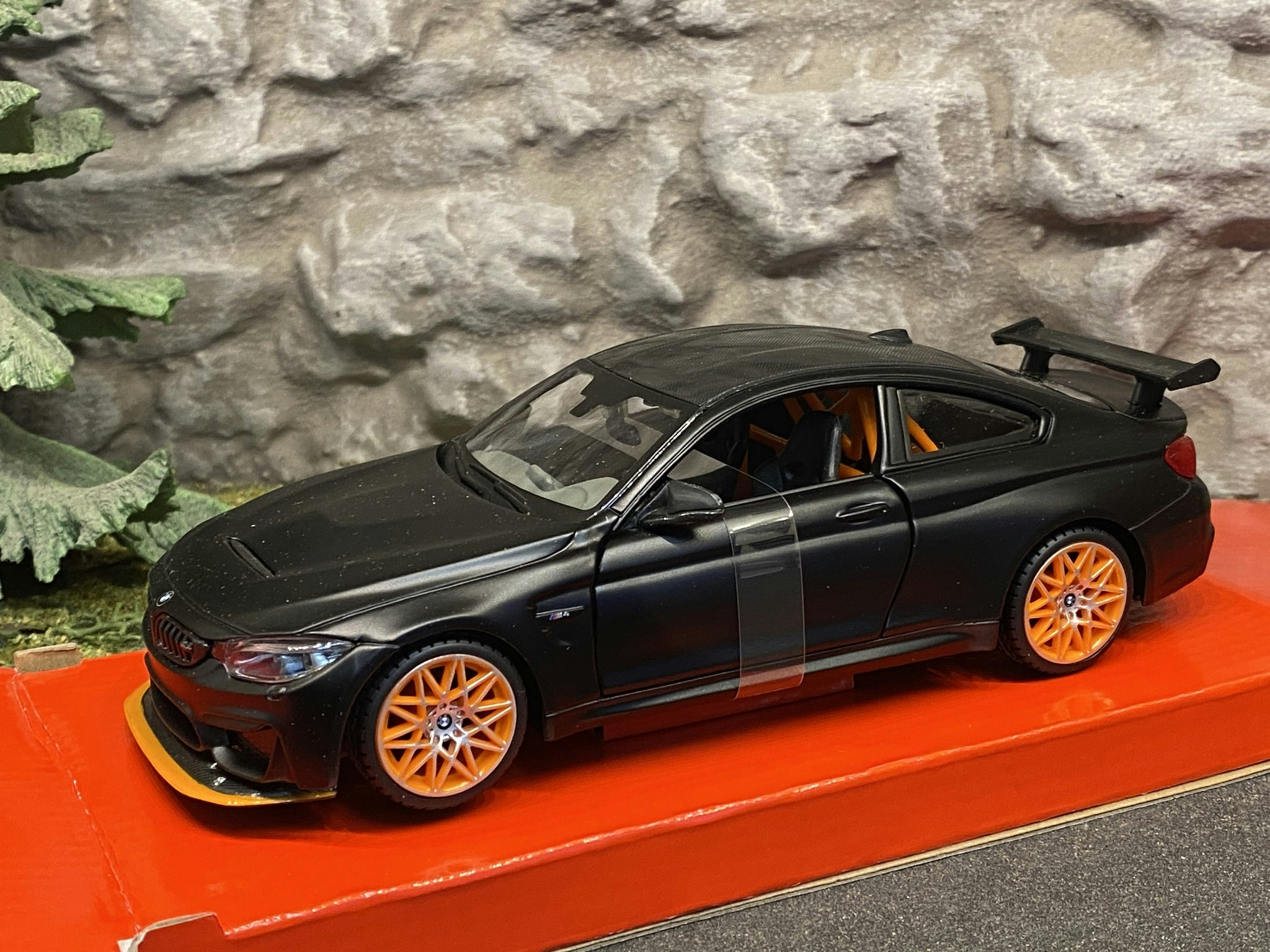 Skala 1/24 BMW M4 GTS, Black Matte fr Maisto - Matte Black Series