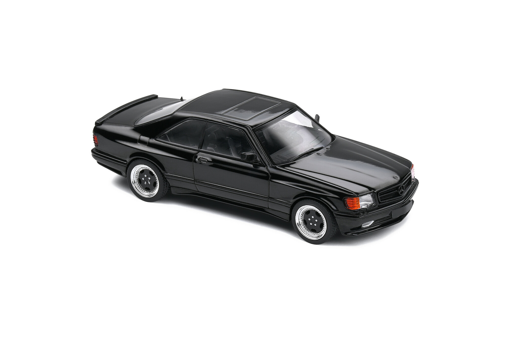 Skala 1/43 Mercedes-Benz 560 SEC AMG Wide Body – Black Uni – 1990 fr Solido
