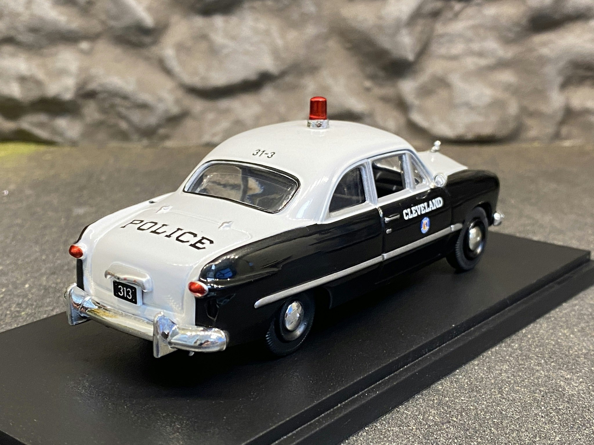 Skala 1/43 1949 Ford - Cleveland Police - Greenlight