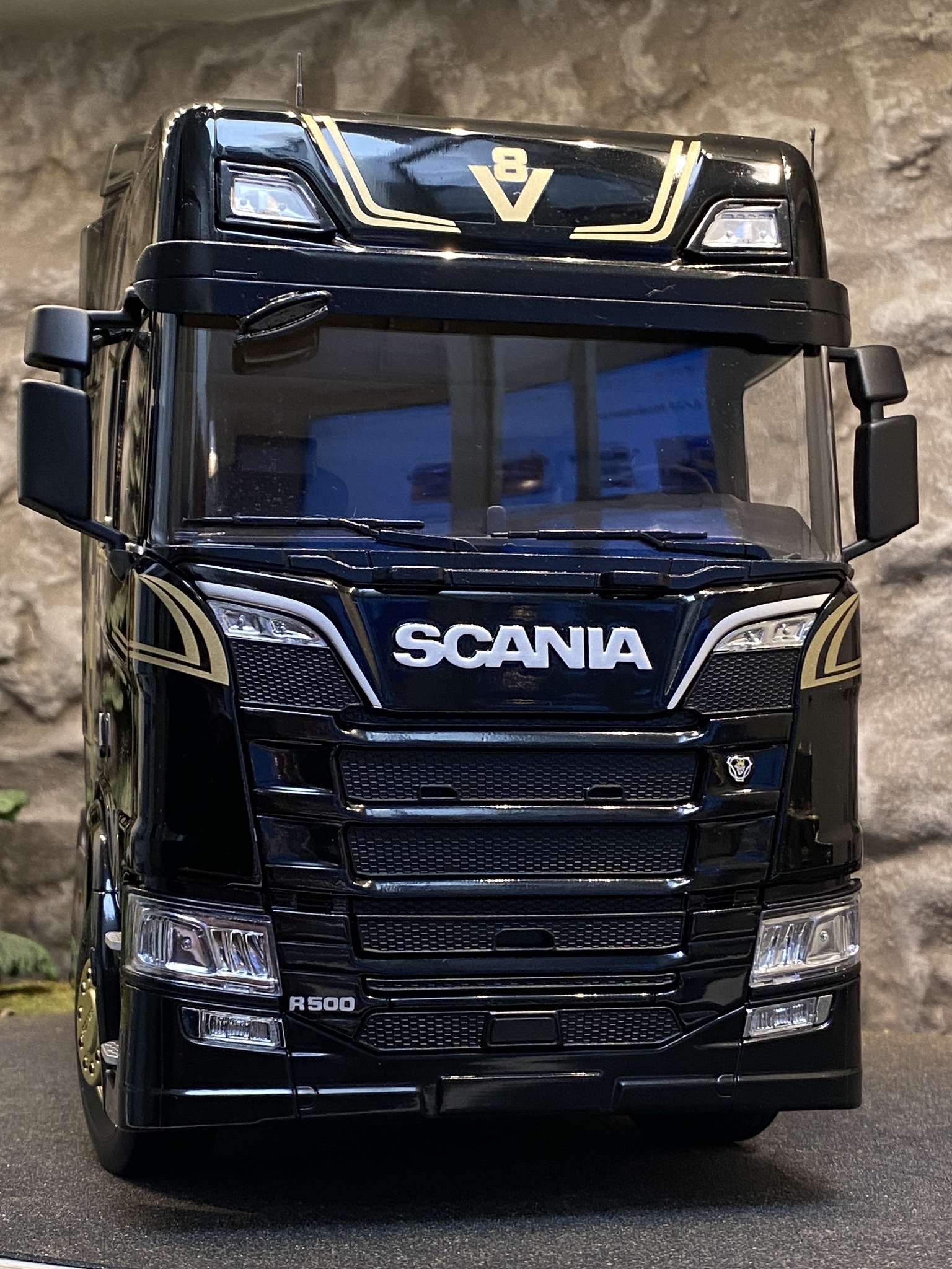 Skala 1/18 Lastbil/Truck Scania R500, Black fr Premium ClassiXXs, Ixo Models