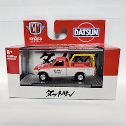 Skala 1/64 Datsun Tow Truck 78' "DATSUN" från M2 Machines, Lim.Ed 9600 ex