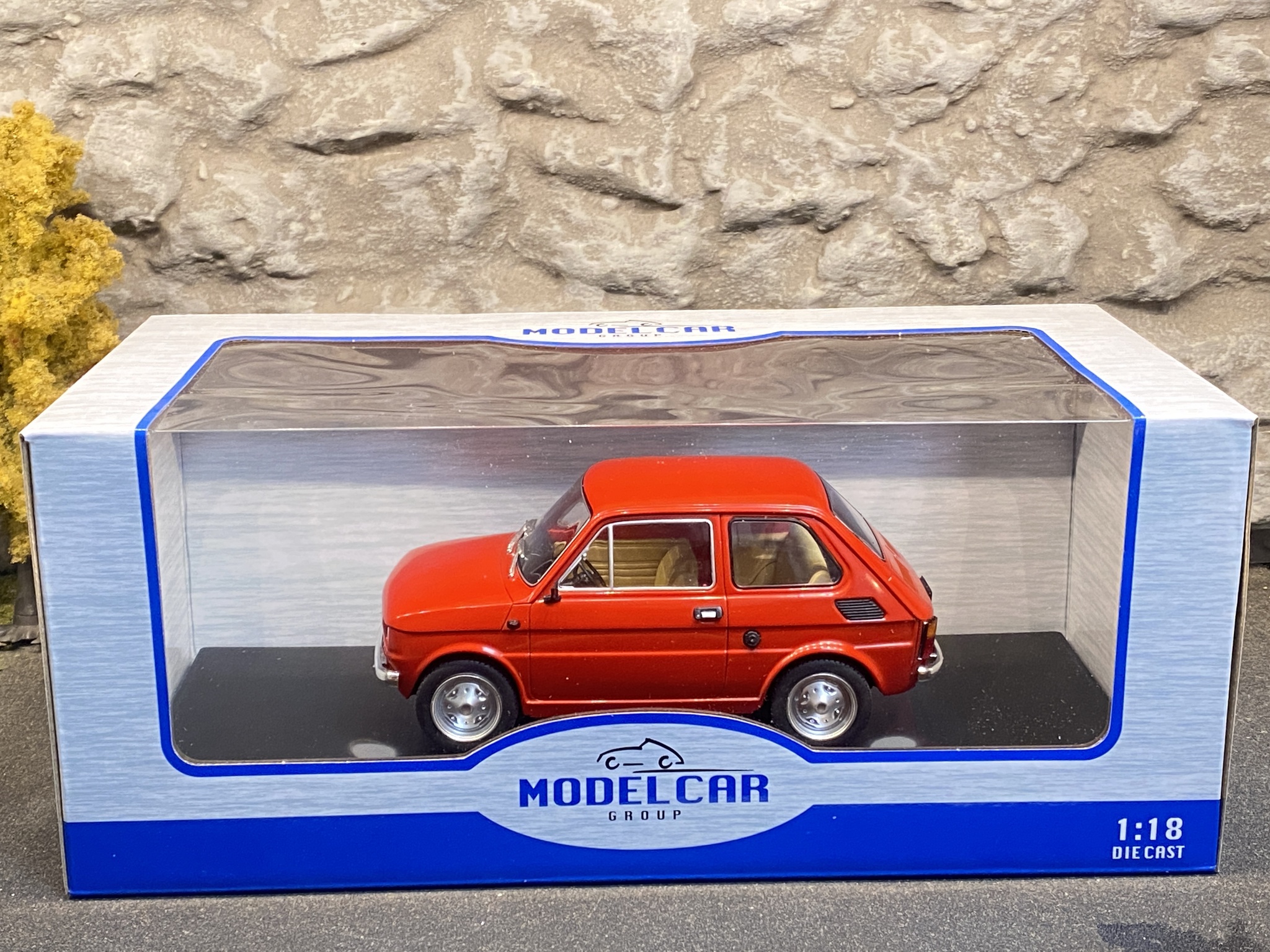 Skala 1/18 Fiat 126, Red fr MCG Model Car Group