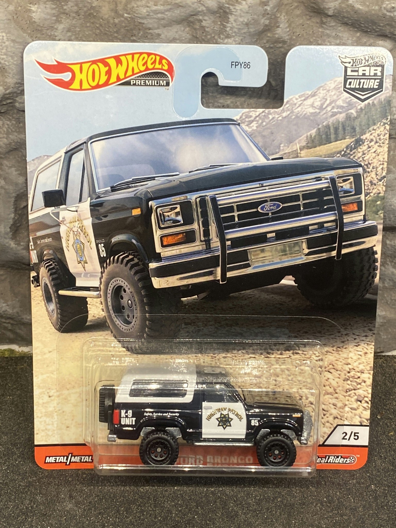 Skala 1/64 Hot Wheels PREMIUM - Pop Culture - 1985 Ford Bronco