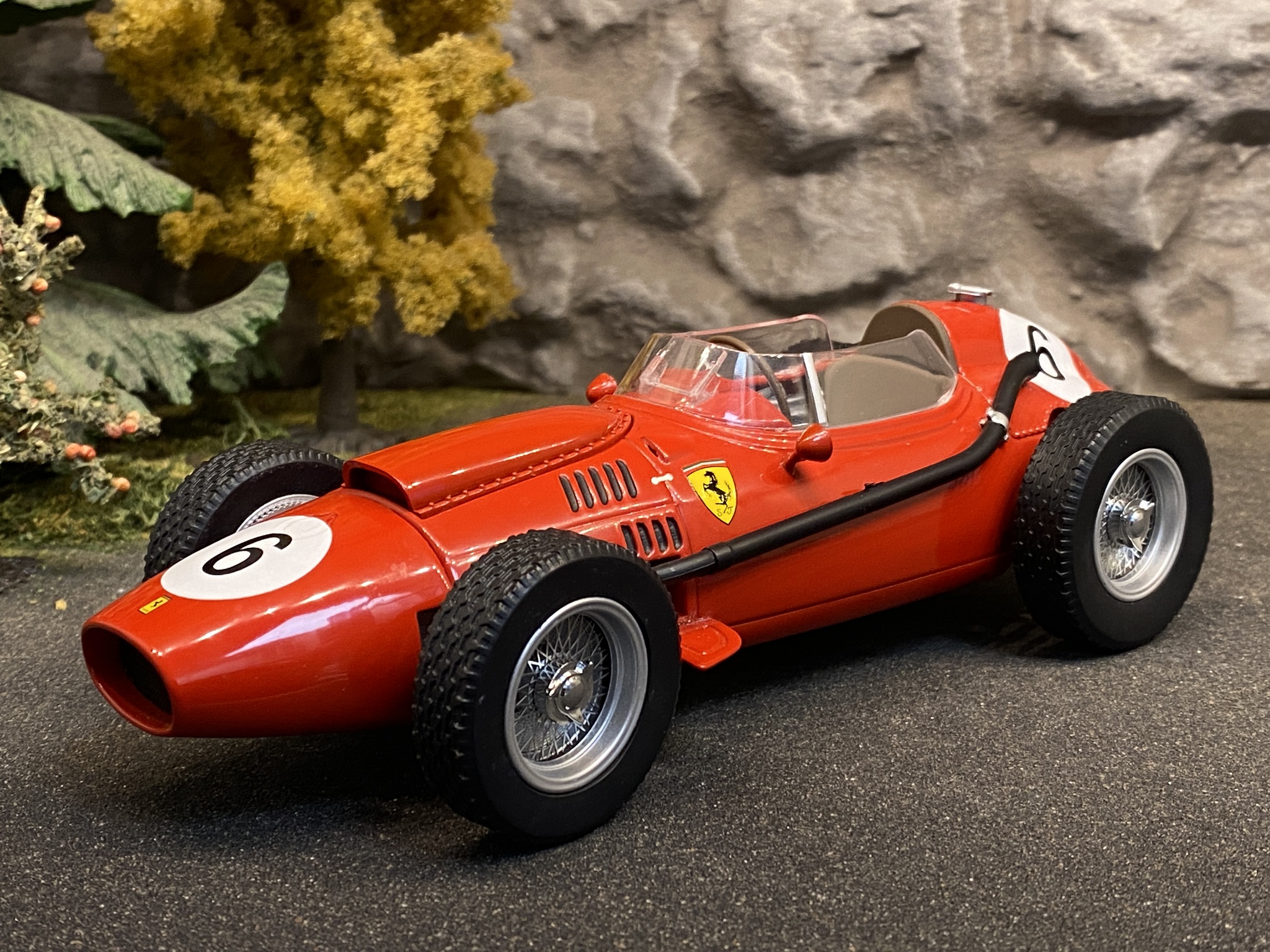 Skala 1/18 Ferrari Dino 246 #6 F1 1958' fr CMR Classic Model Replicars