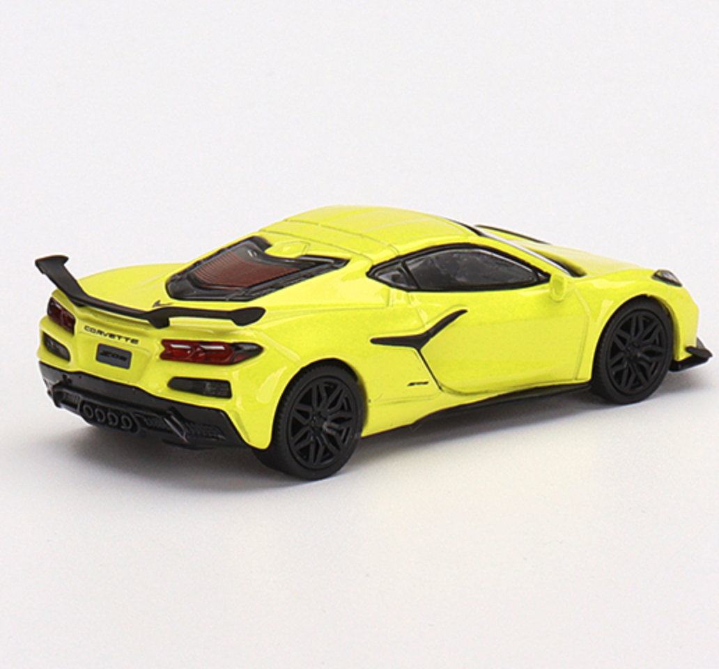 Skala 1/64 - Chevrolet Corvette Z06 2023, Accelerate Yellow fr MINI GT