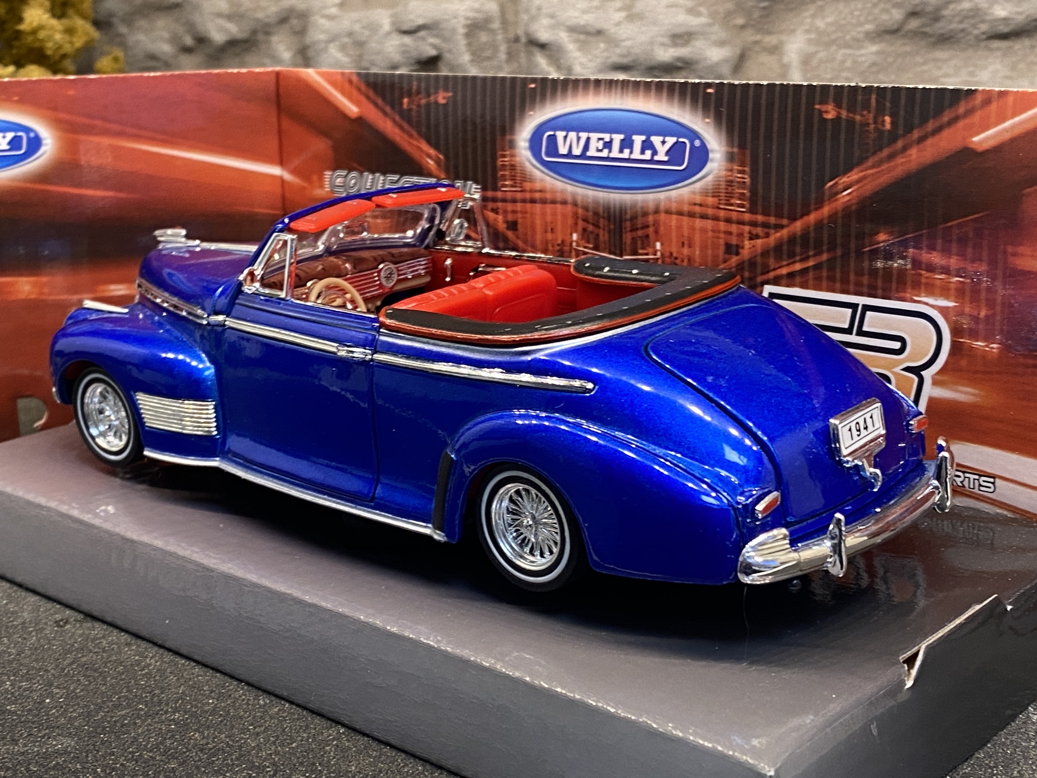 Skala 1/24: Chevrolet Special Deluxe 41' Conv. Blue met. fr Welly Hotrider Collection