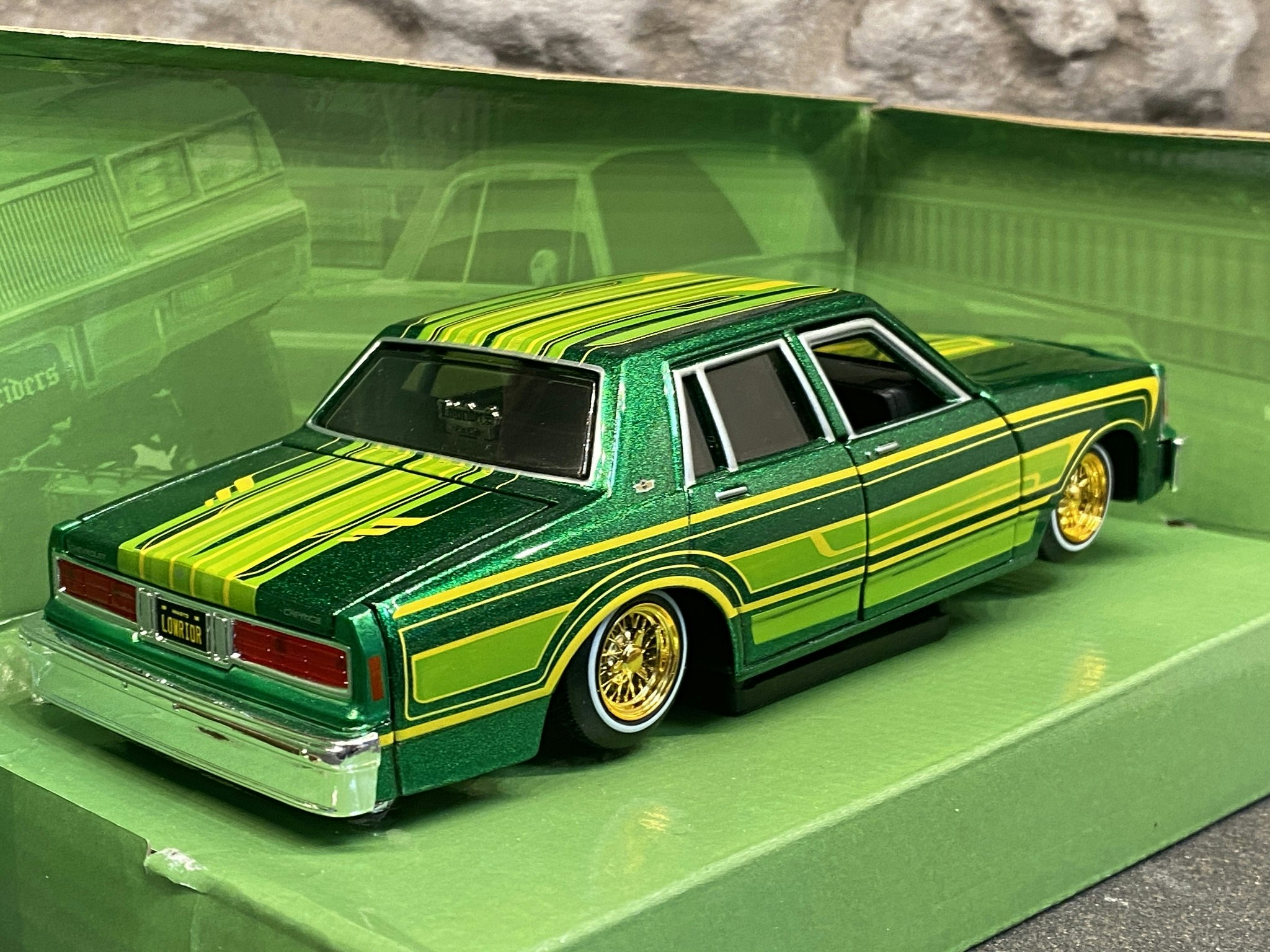 Skala 1/24 (1/26): 1987 Chevrolet Caprice fr Maisto Design "Lowriders"