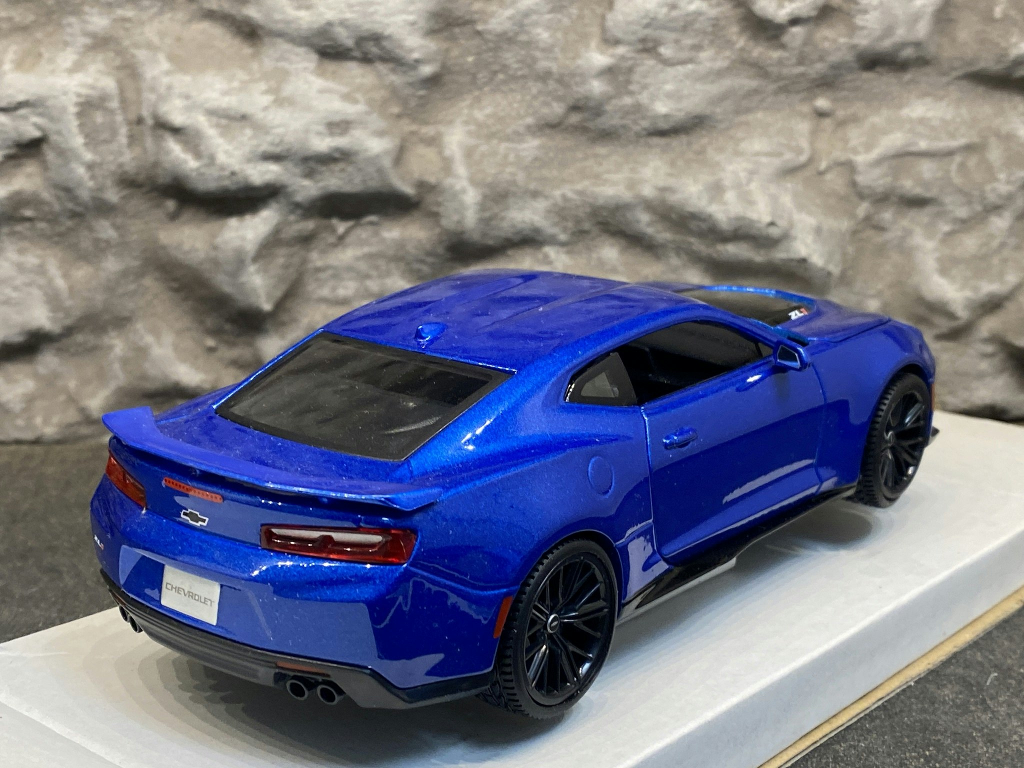 Skala 1/24: 2017 Chevrolet Camaro ZL1, Blue fr Maisto Special Edition