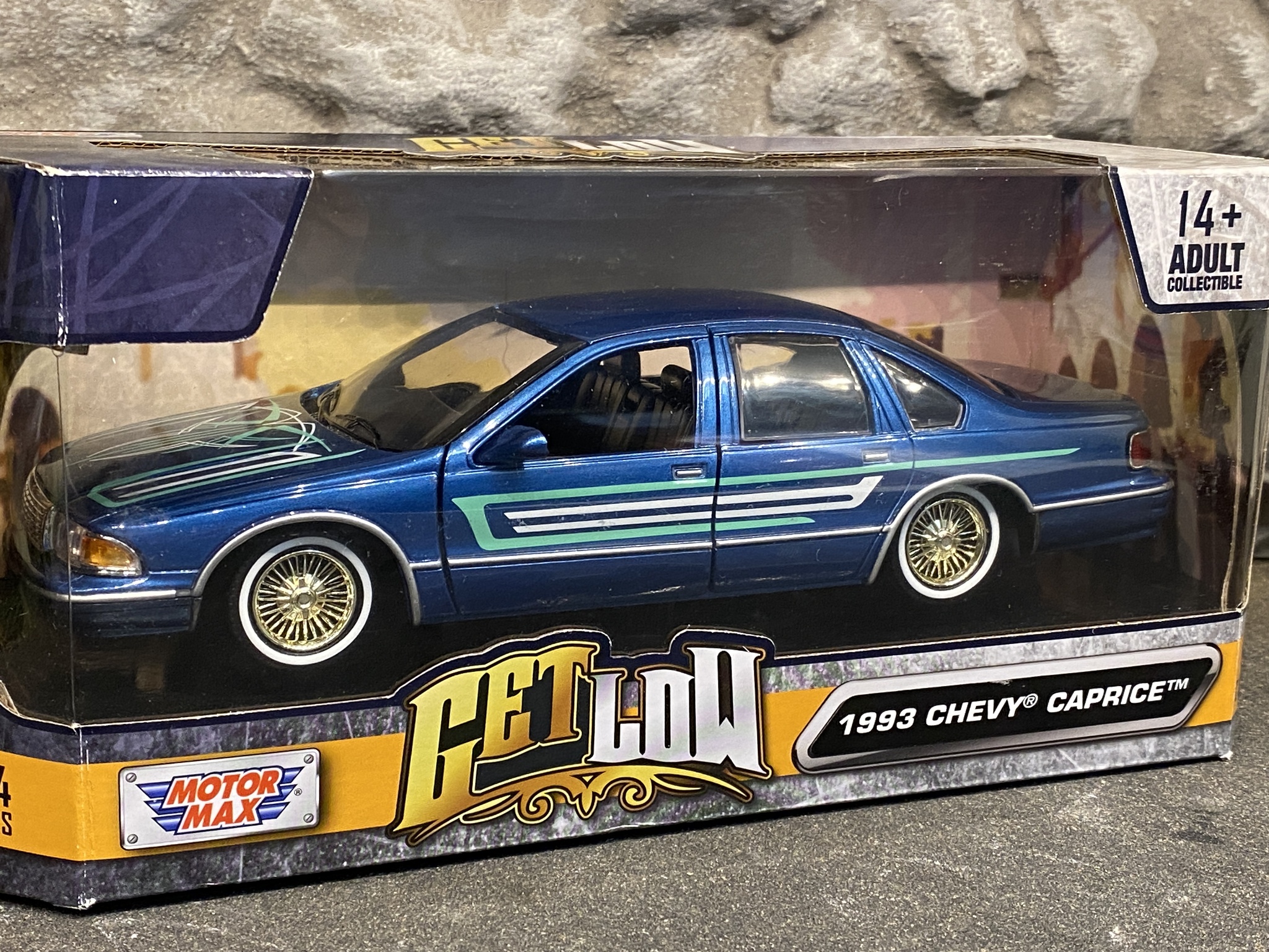 Skala 1/24: 1993 Chevrolet Caprice, Blue/Special fr MotorMax "Get Low"