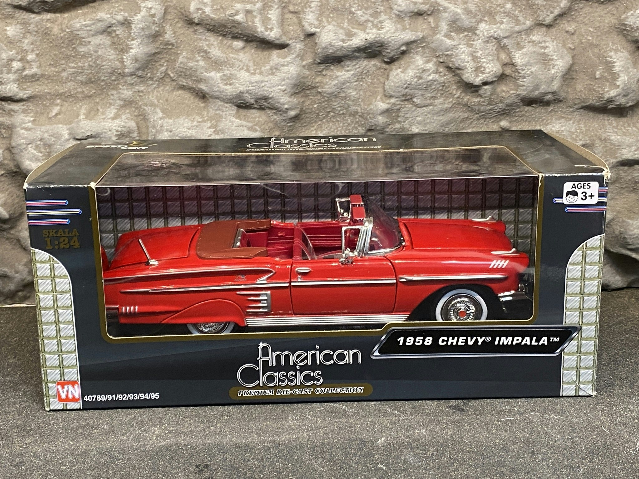 Skala 1/24: 1958 Chevrolet Impala, Red fr MotorMax "American Classics"