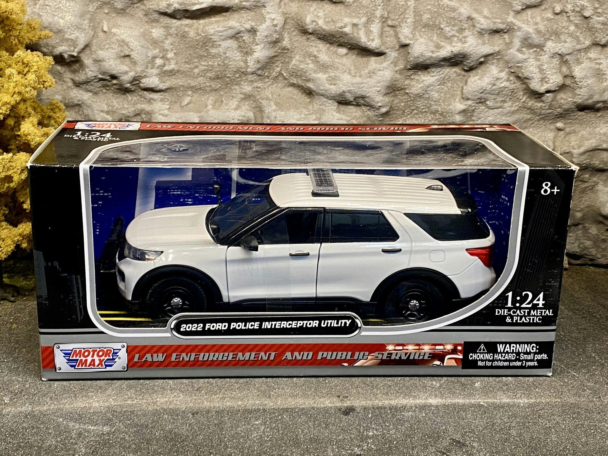 Skala 1/24: 2022 Ford Police Interceptor Utility, White fr Motormax