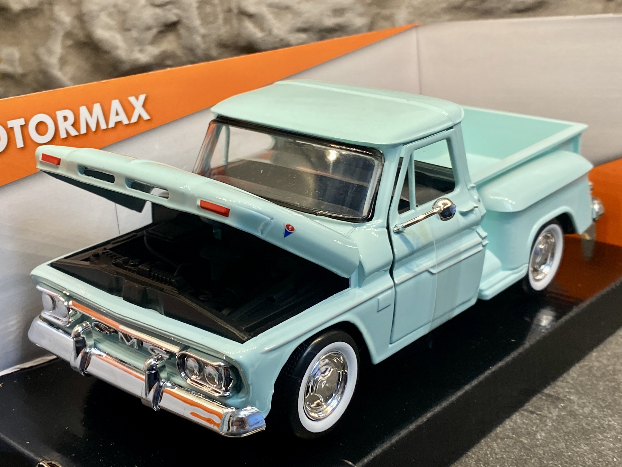 Skala 1/24: 1966 GMC C1000 Fenderside Pickup, Mintgreen fr Motormax - Timeless Legends